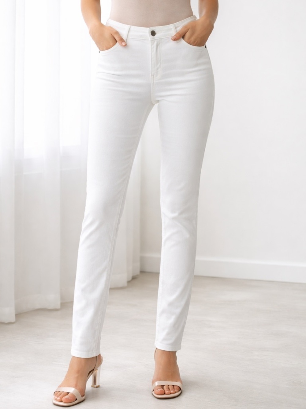 Anthropologie Pilcro Parallel White Straight Leg Jeans Size 26